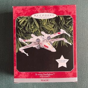 Hallmark Vintage Star Wars X-Wing Starfighter Ornament with Lights NIB